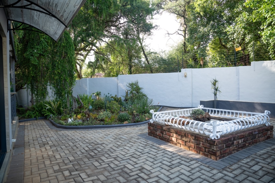 6 Bedroom Property for Sale in Wilkoppies North West